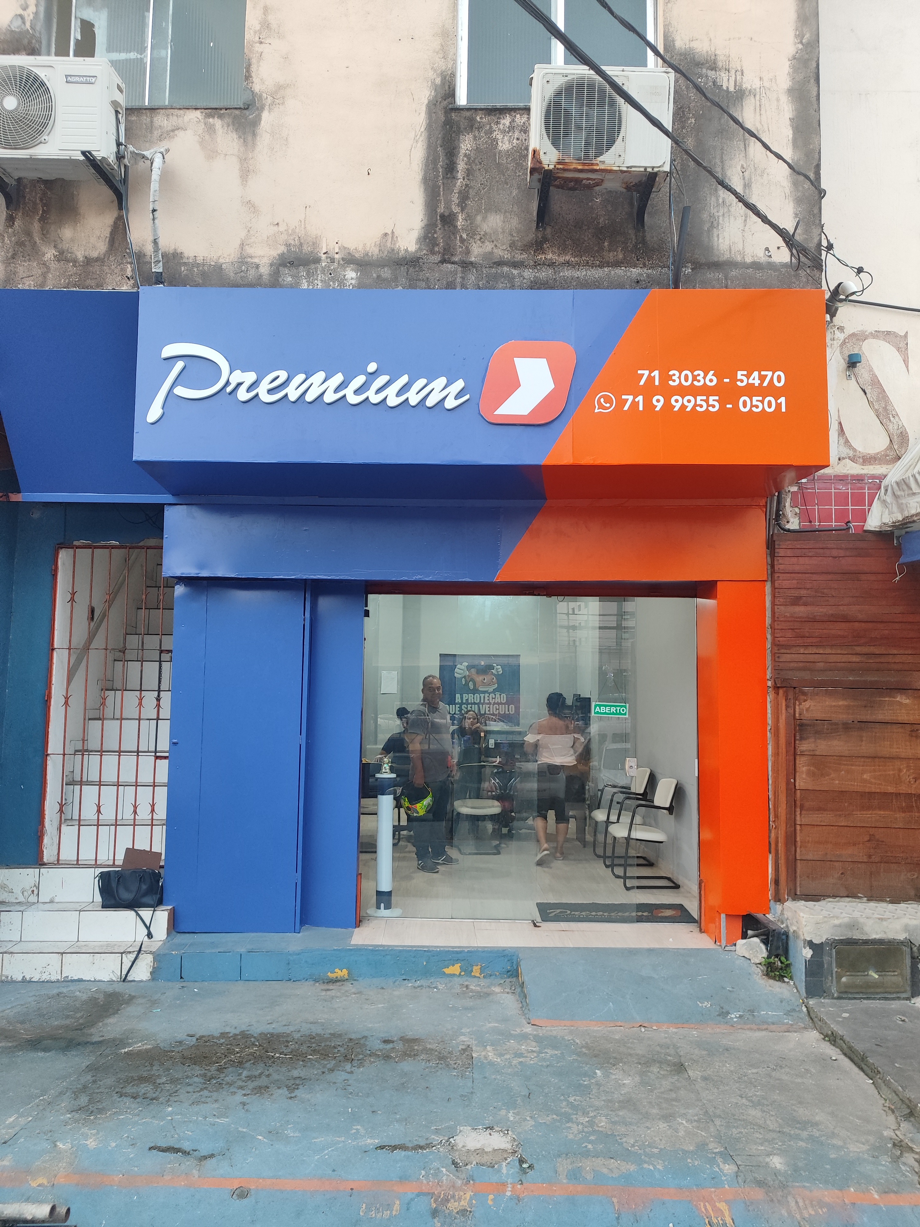 Premium - Fachada comercial