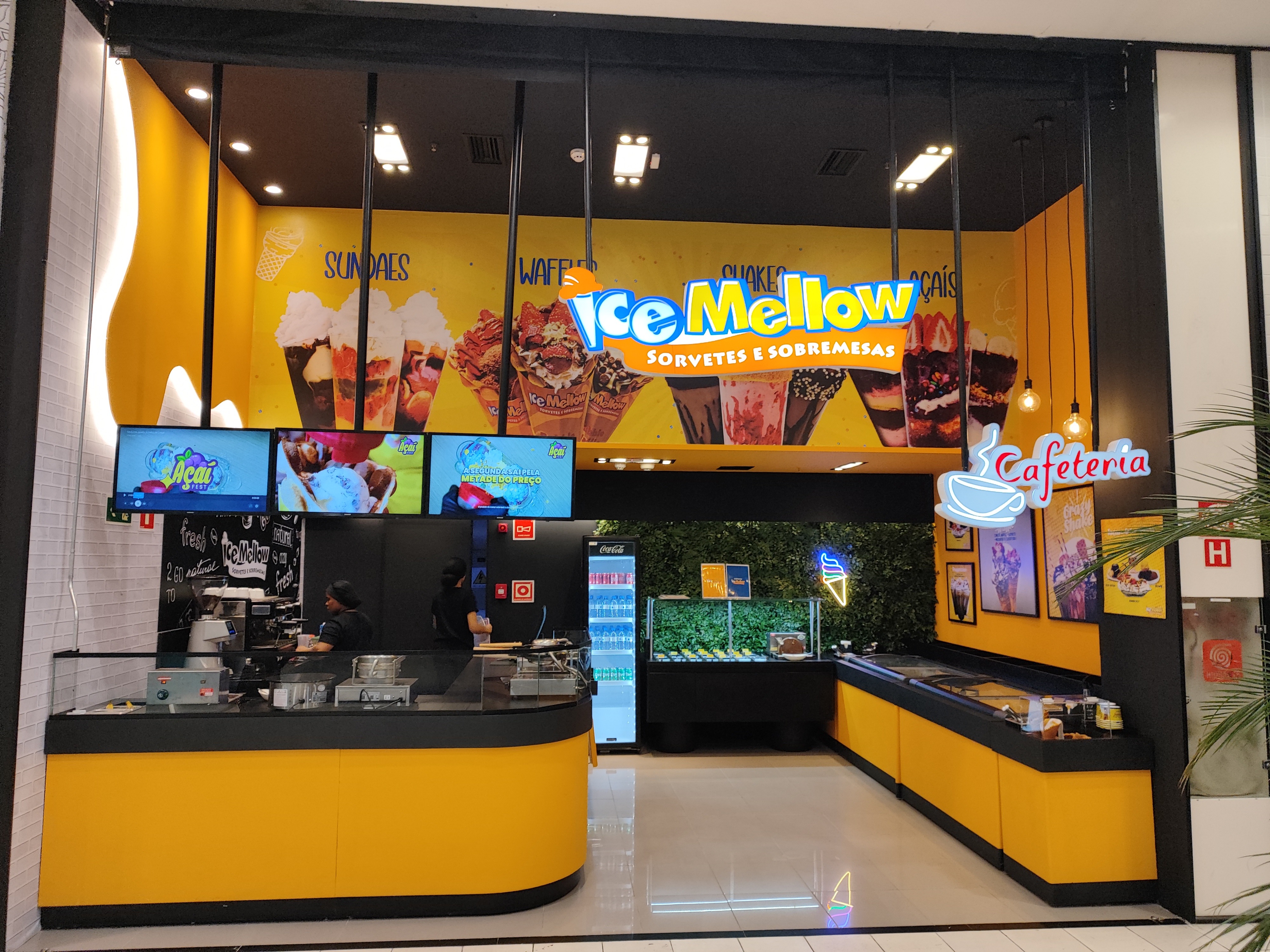 Ice Mellow - Loja completa com letreiros