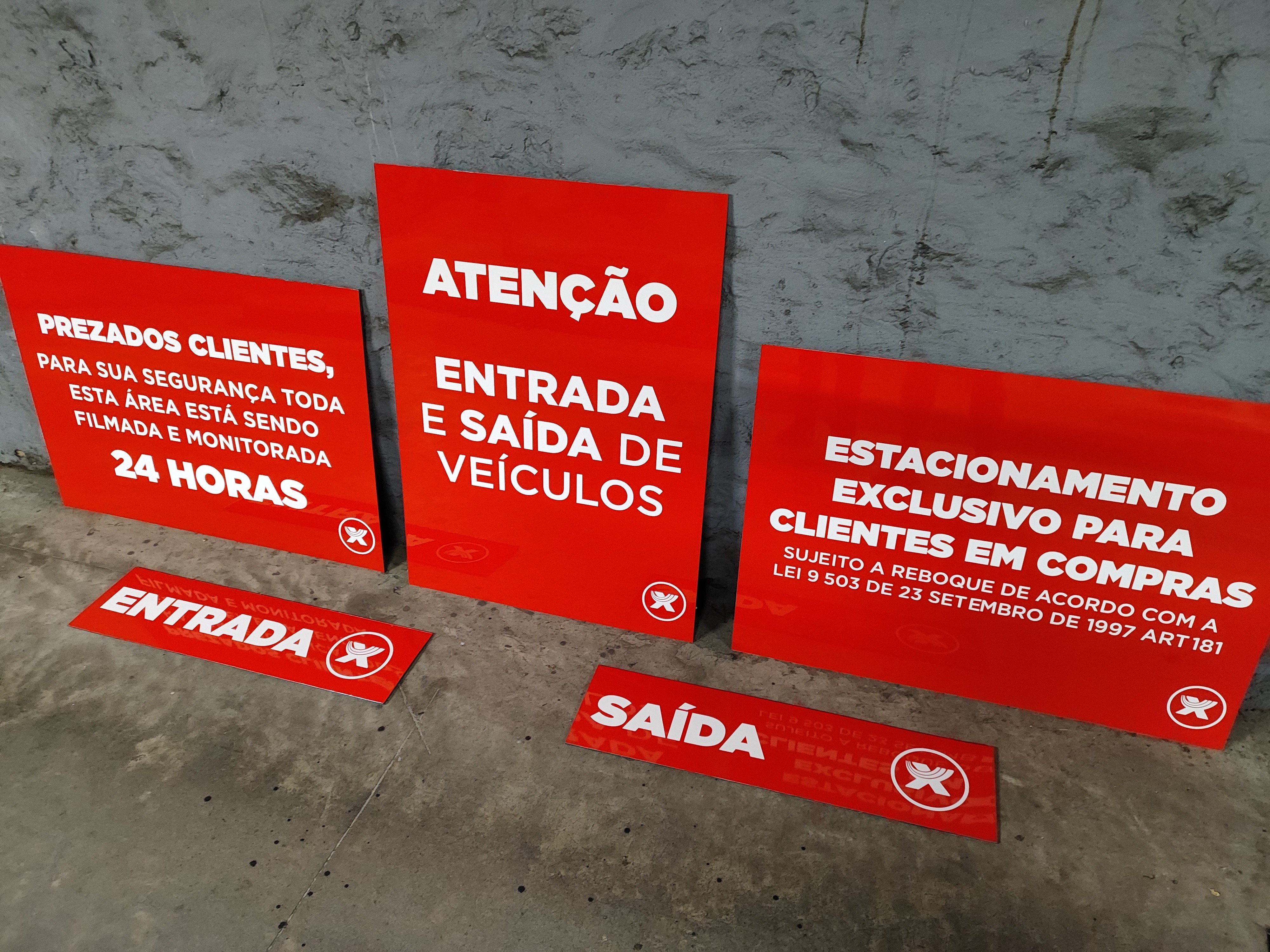 Placas de estacionamento e segurança